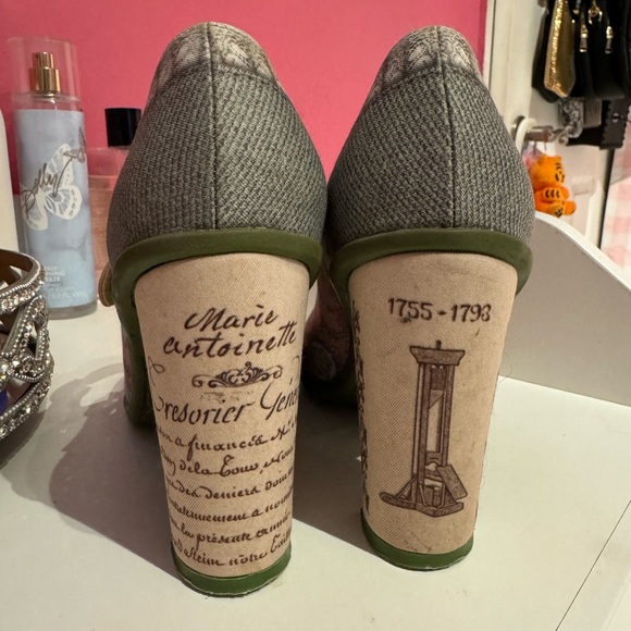 Hot Chocolate Design Chocolaticas Marie Antoinette Women's Mary Jane Pumps - Picture 8 of 13